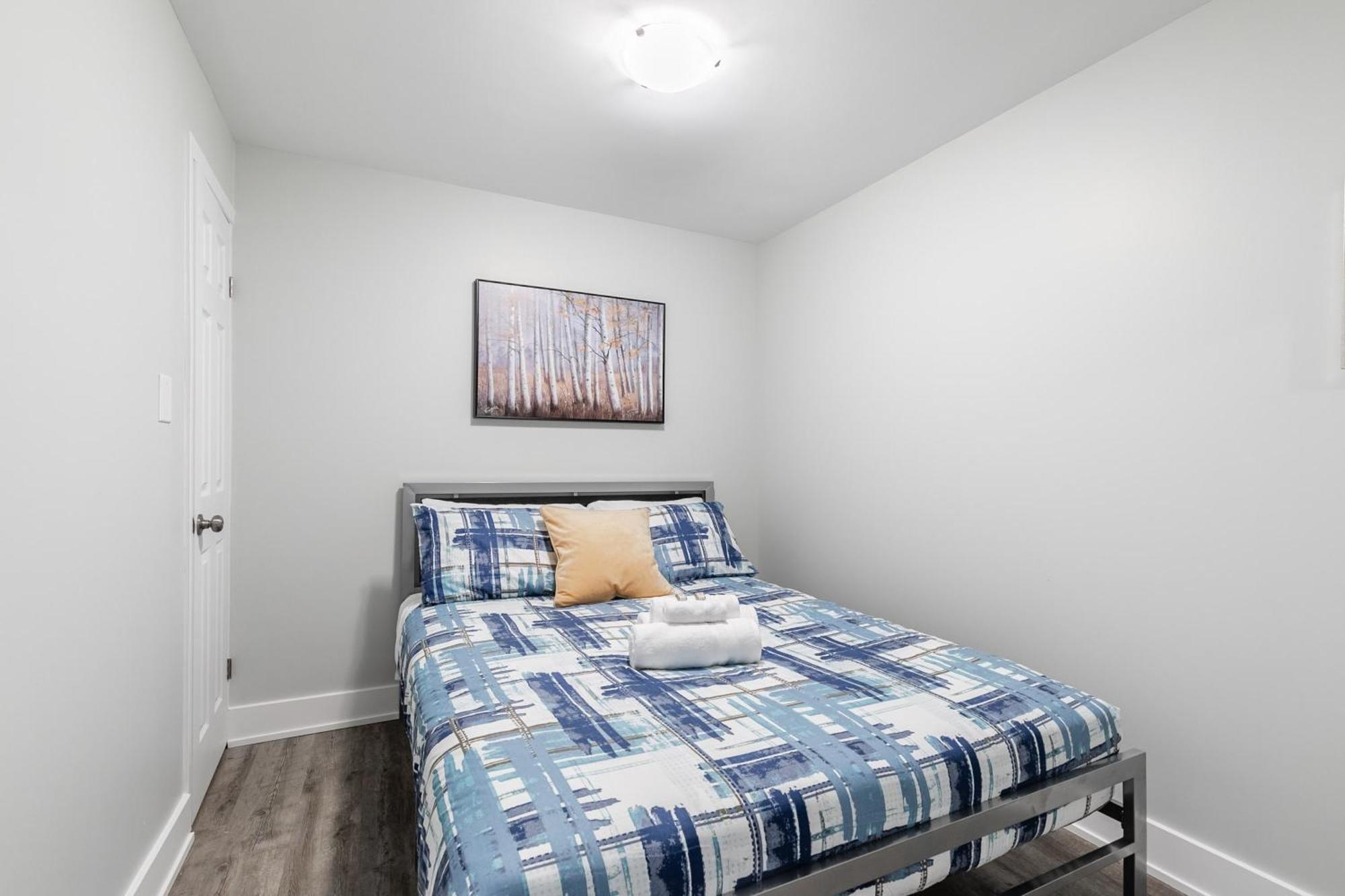 1Br Basement Condo - James Street Hamilton Kültér fotó